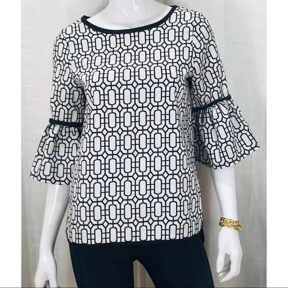 New Max Studio Geometric Statement Sleeve Top